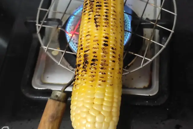 Grilled bhutta with namak and nimbu